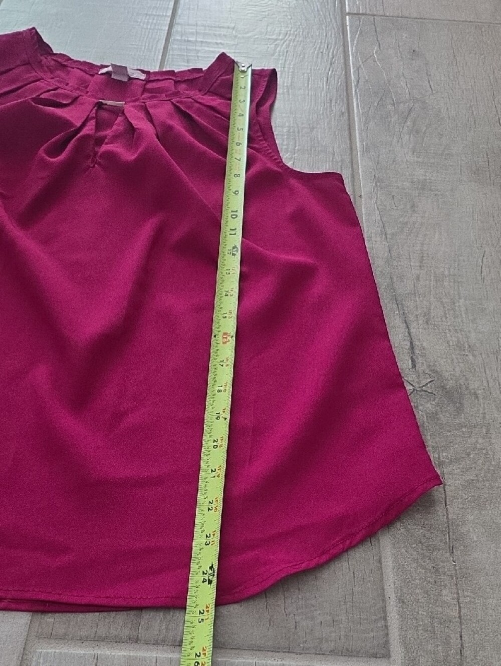 New York & Company Sleeveless Pleat-Neck Top in Fuchsia - Picture 3 of 8